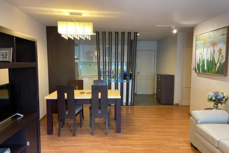 2 bedrooms for rent close to Ratchadamri BTS